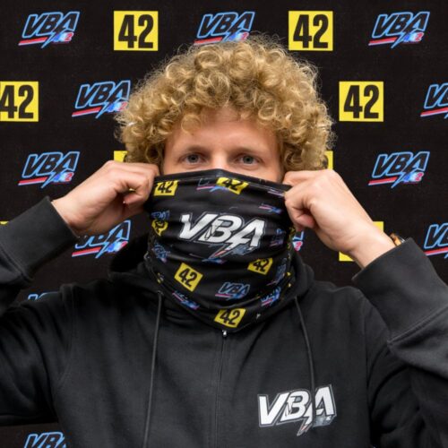 Détail du motif VBA 42 sur tour de cou noir tissu technique respirant
