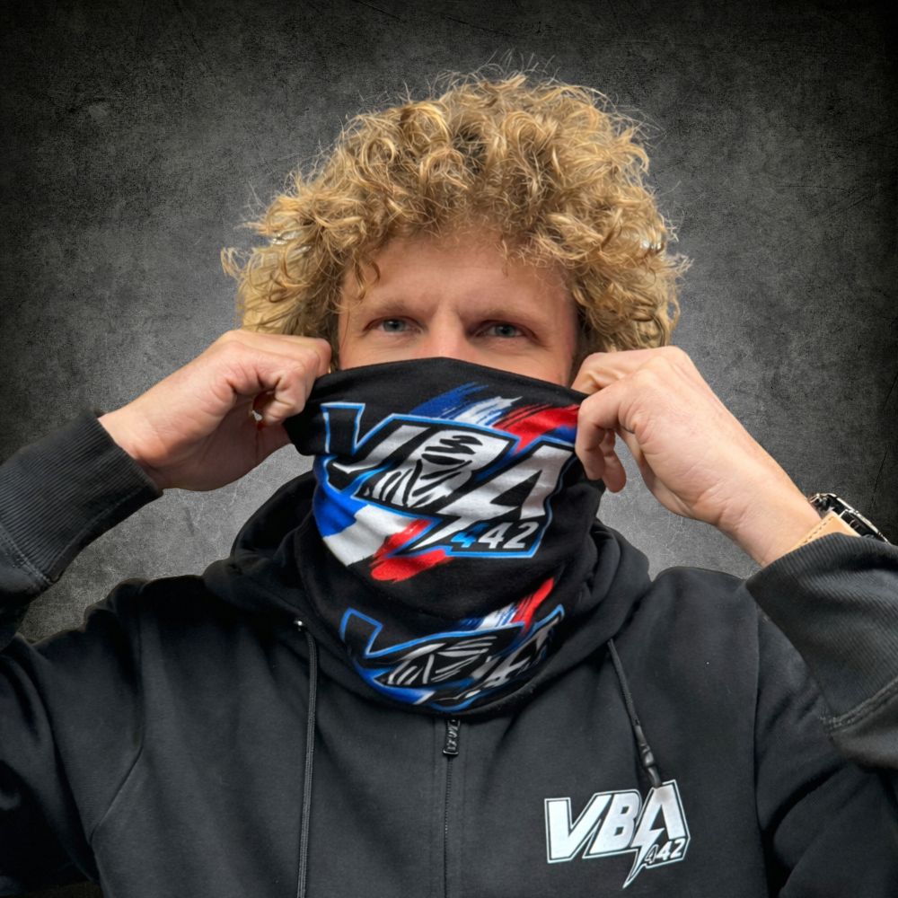 Tour de cou VBA Dakar Edition Noir porté en masque moto design noir racing