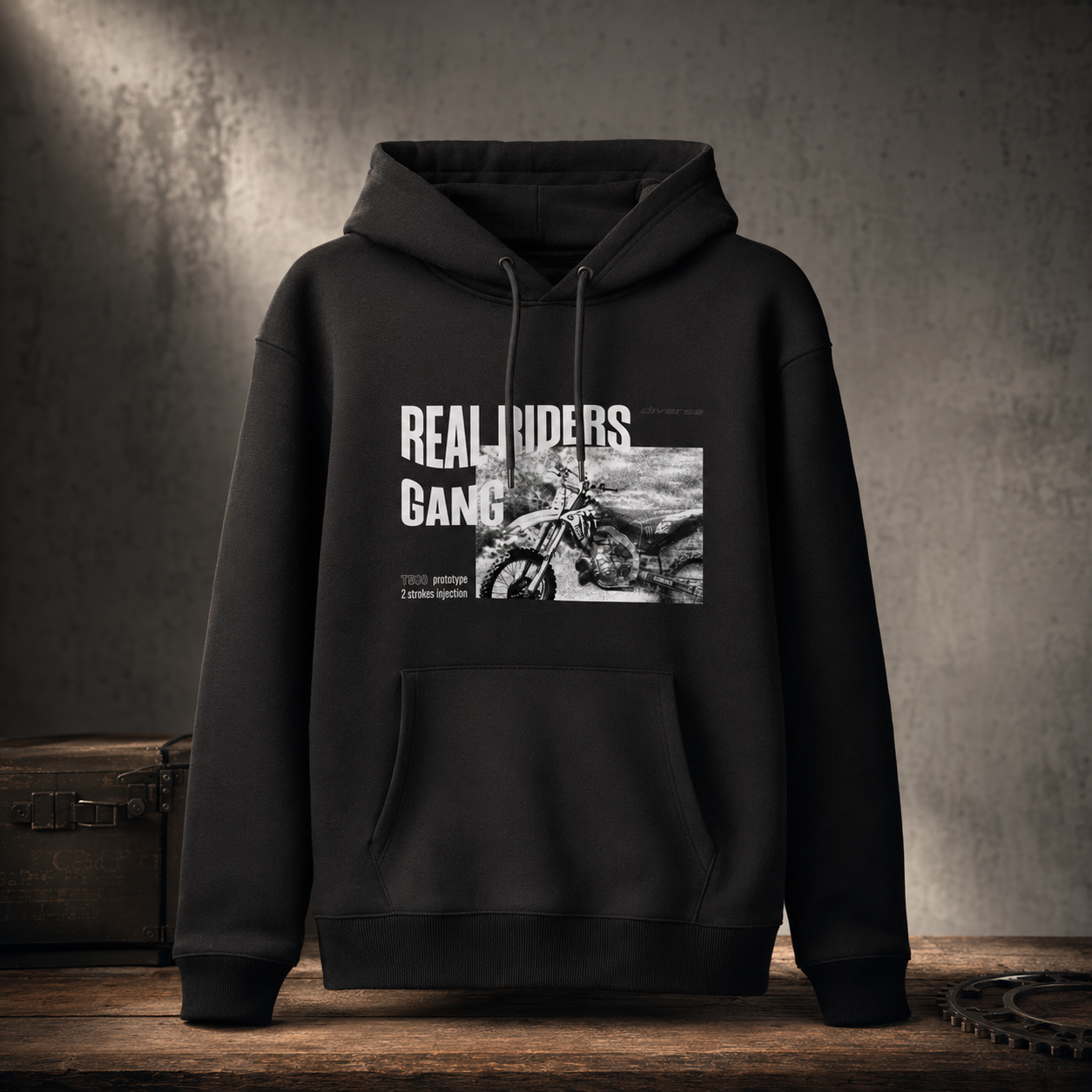 Hoodie T500 Noir Real Riders Gang VBA442 avec imprimé moto vintage sur la face avant